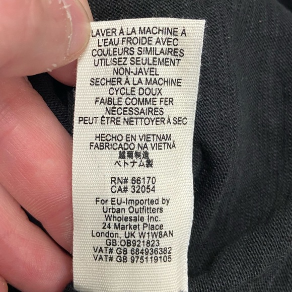 Free People Black Sundance T-Shirt V-neck NWT Sz M - Picture 6 of 7